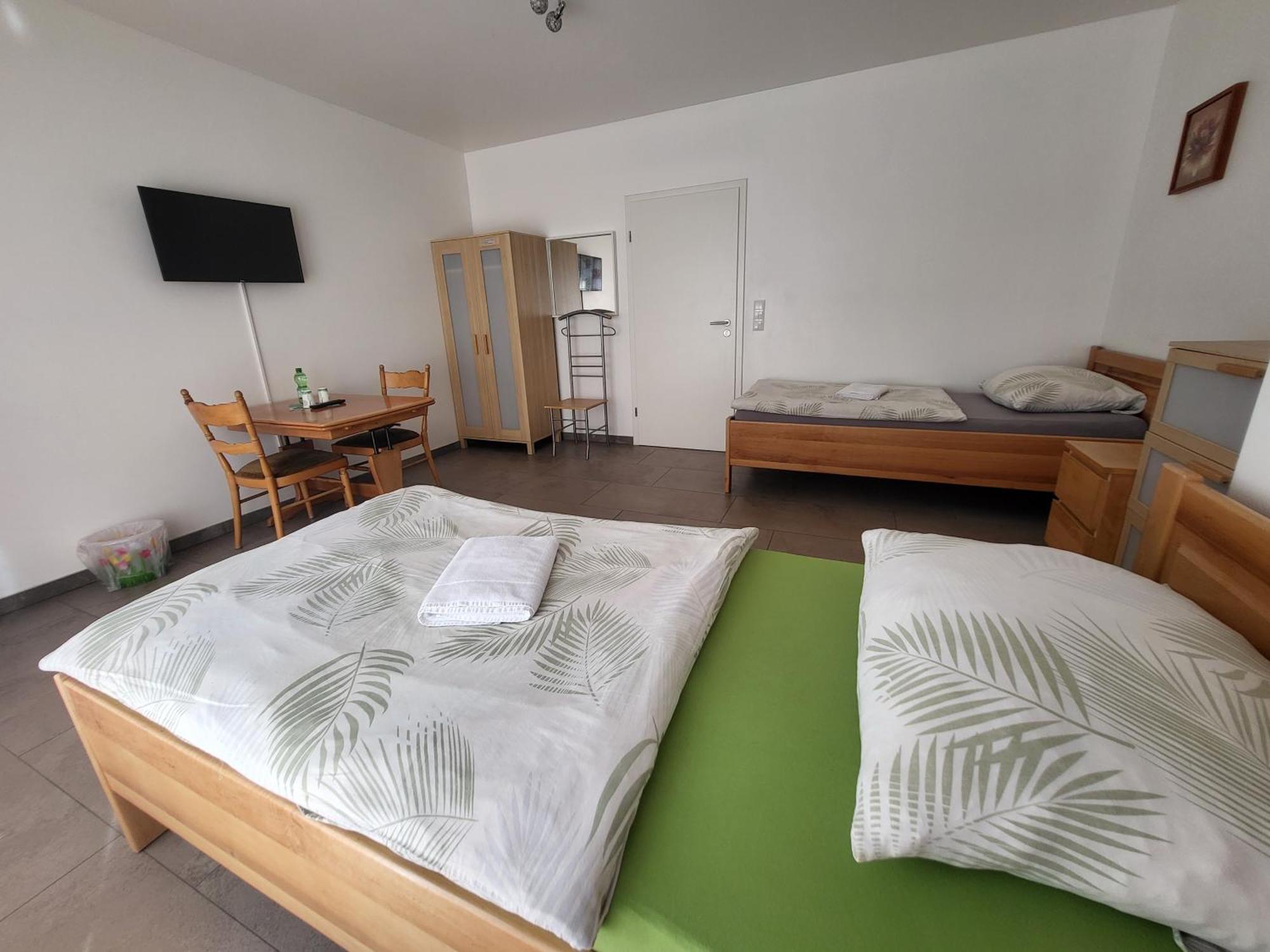 Seelze-Letter Monteurzimmer / Apartment / Messezimmer Exteriör bild