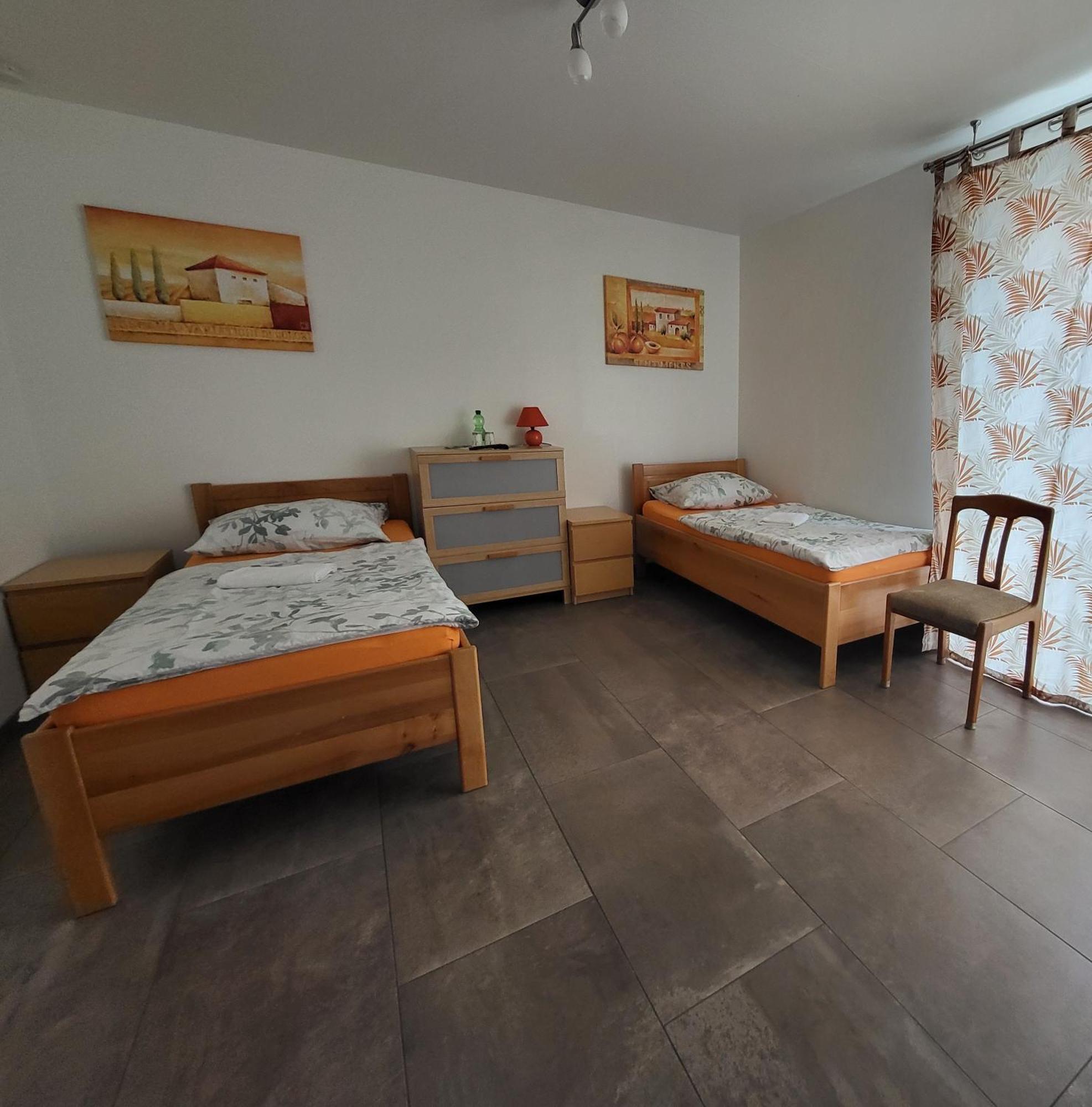 Seelze-Letter Monteurzimmer / Apartment / Messezimmer Exteriör bild